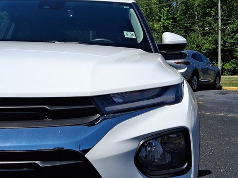 Certified 2023 Chevrolet TrailBlazer LT w/ Convenience Package AWD/4WD image 10