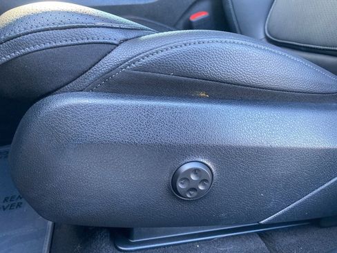 Used 2025 Mercedes-Benz GLC 350e GLC 350e image 14