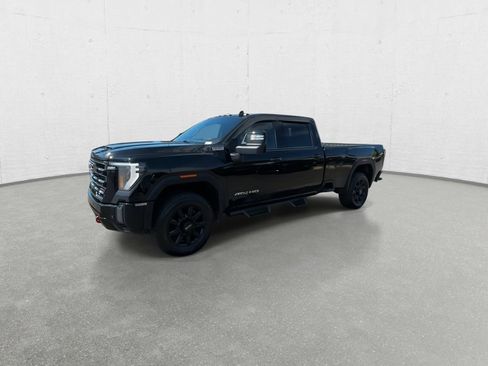 Used 2024 GMC Sierra 2500 AT4 w/ Technology Package AWD/4WD image 2