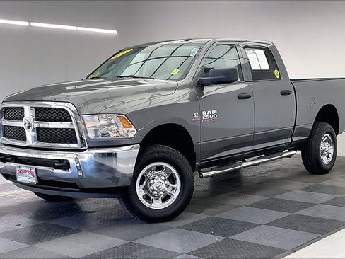 Used 2013 RAM 2500 Tradesman w/ Chrome Appearance Group image 12