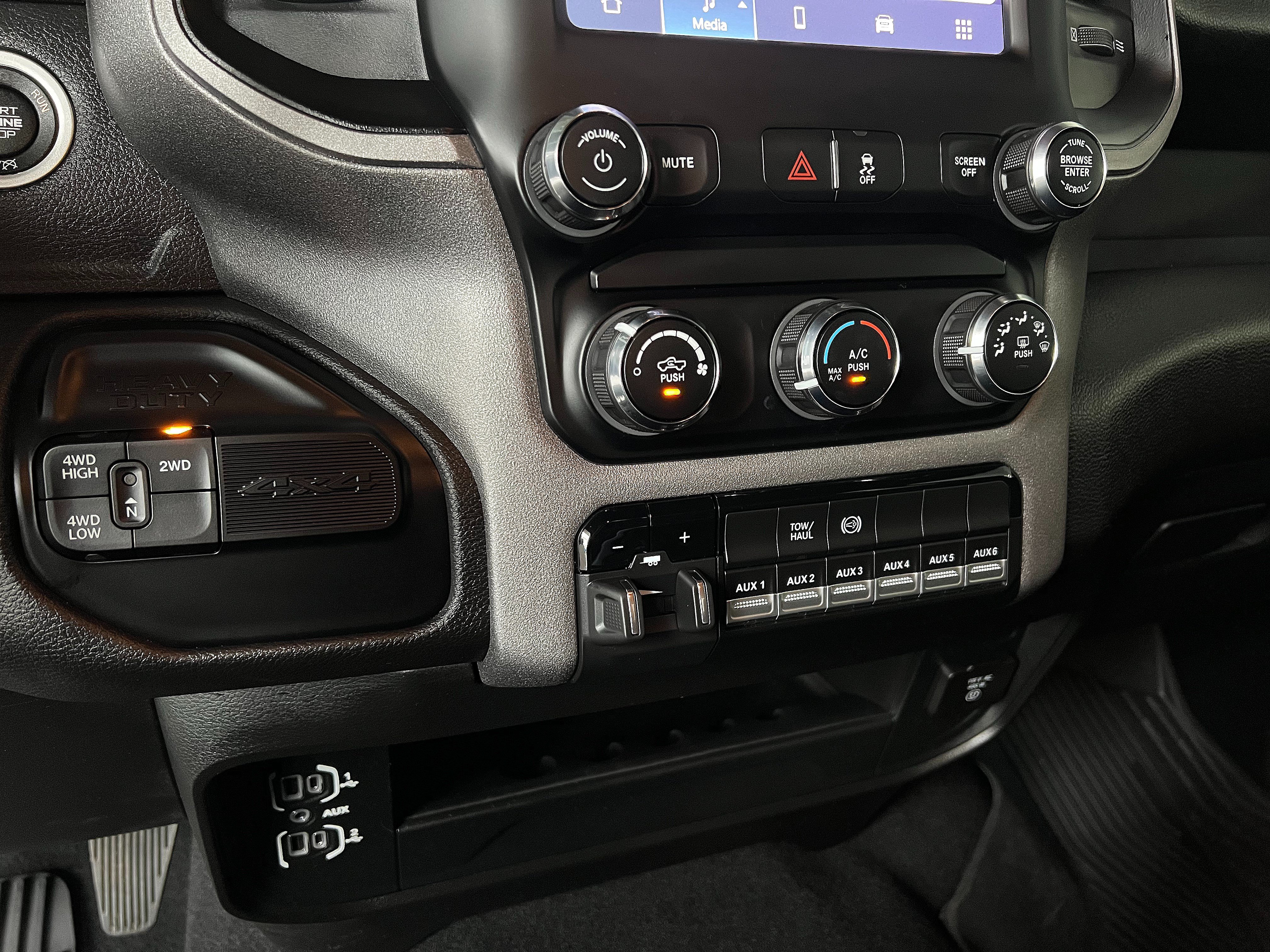 Used 2024 RAM 3500 Tradesman w/ Snow Chief Group AWD/4WD image 16
