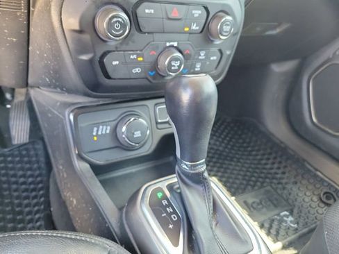Used 2021 Jeep Renegade Limited AWD/4WD image 32