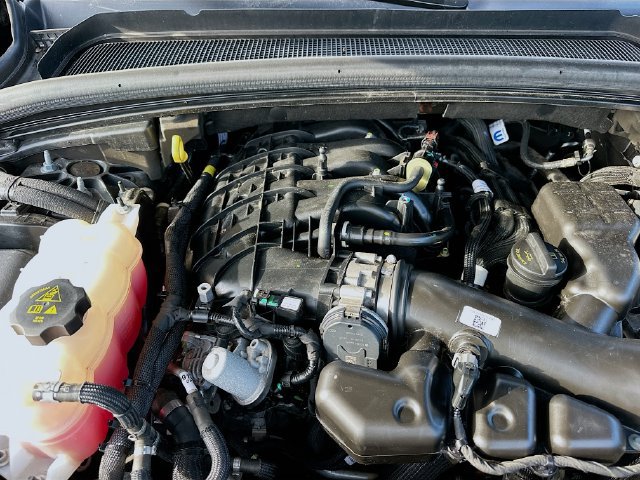 Used 2025 Jeep Grand Cherokee Altitude RWD image 31