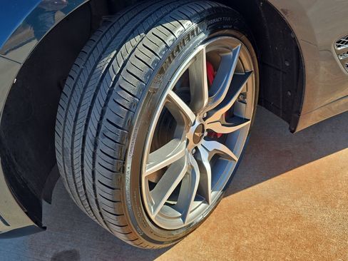 Used 2025 Genesis G70 2.5T RWD image 31
