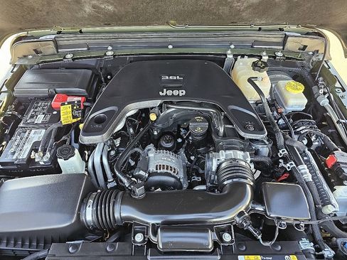 Used 2021 Jeep Wrangler Unlimited Sport image 10