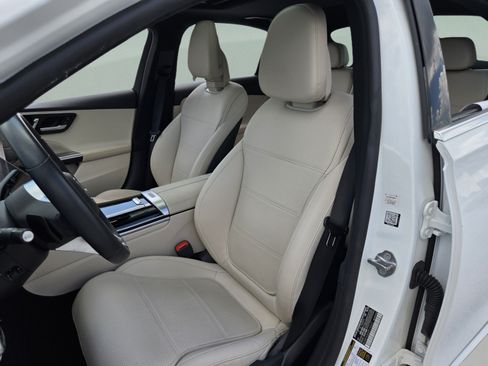 Used 2023 Mercedes-Benz C 300 Sedan image 16
