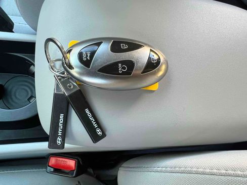 Used 2024 Hyundai Kona SEL image 9