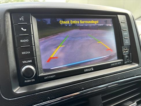 Used 2018 Dodge Grand Caravan SE w/ UConnect Hands-Free Group image 23