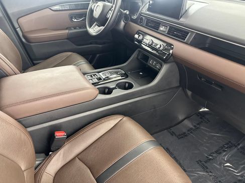 Used 2025 Honda Pilot Elite image 26