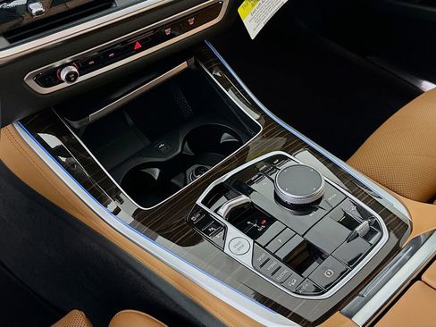 New 2026 BMW X5 xDrive50e image 15