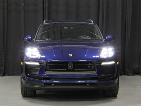 New 2026 Porsche Macan AWD/4WD image 8