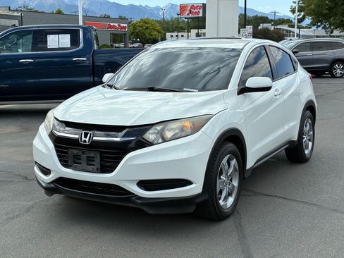 Used 2018 Honda HR-V LX image 10