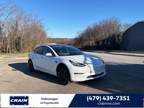 Used 2020 Tesla Model 3 Standard Range image 1