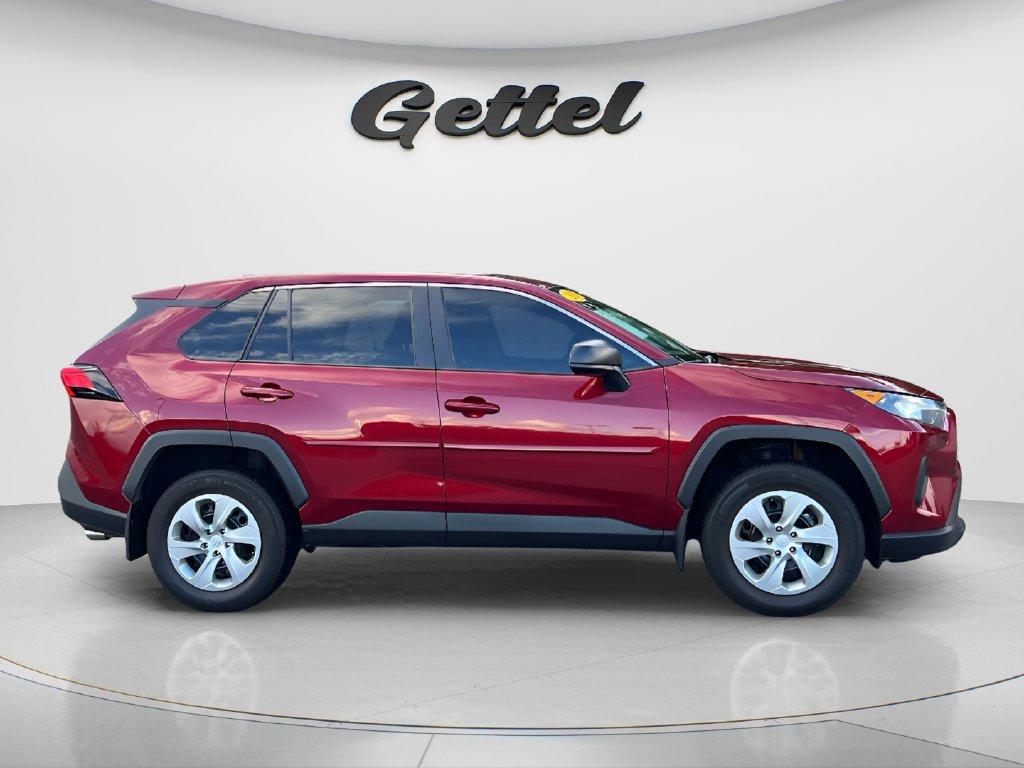 Used 2022 Toyota RAV4 LE AWD/4WD image 4