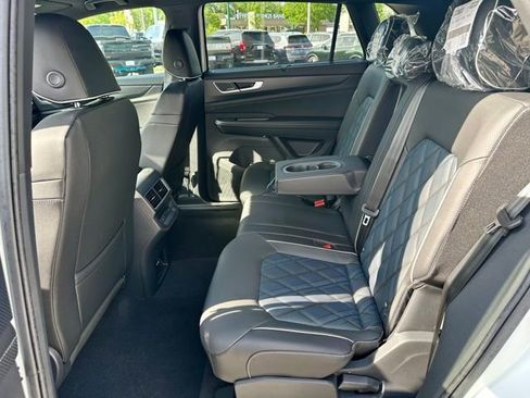New 2026 Volkswagen Atlas Cross Sport SEL Premium R-Line AWD/4WD image 18