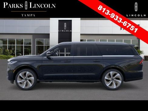 New 2026 Lincoln Navigator L Black Label AWD/4WD image 3