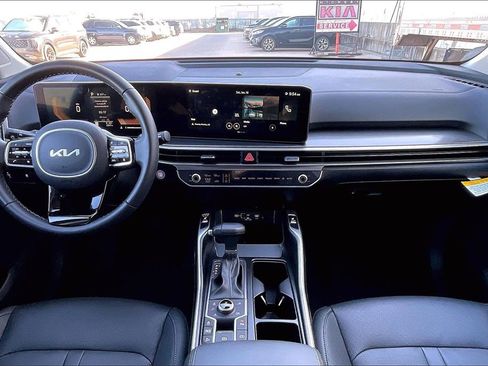 Used 2025 Kia Sorento S image 15