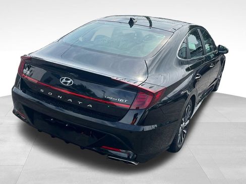 Used 2023 Hyundai Sonata Limited w/ Preferred Accessory Package FWD image 3