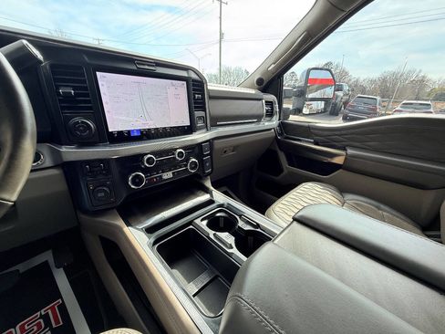 Used 2025 Ford F450 Platinum w/ Platinum Plus Package image 33