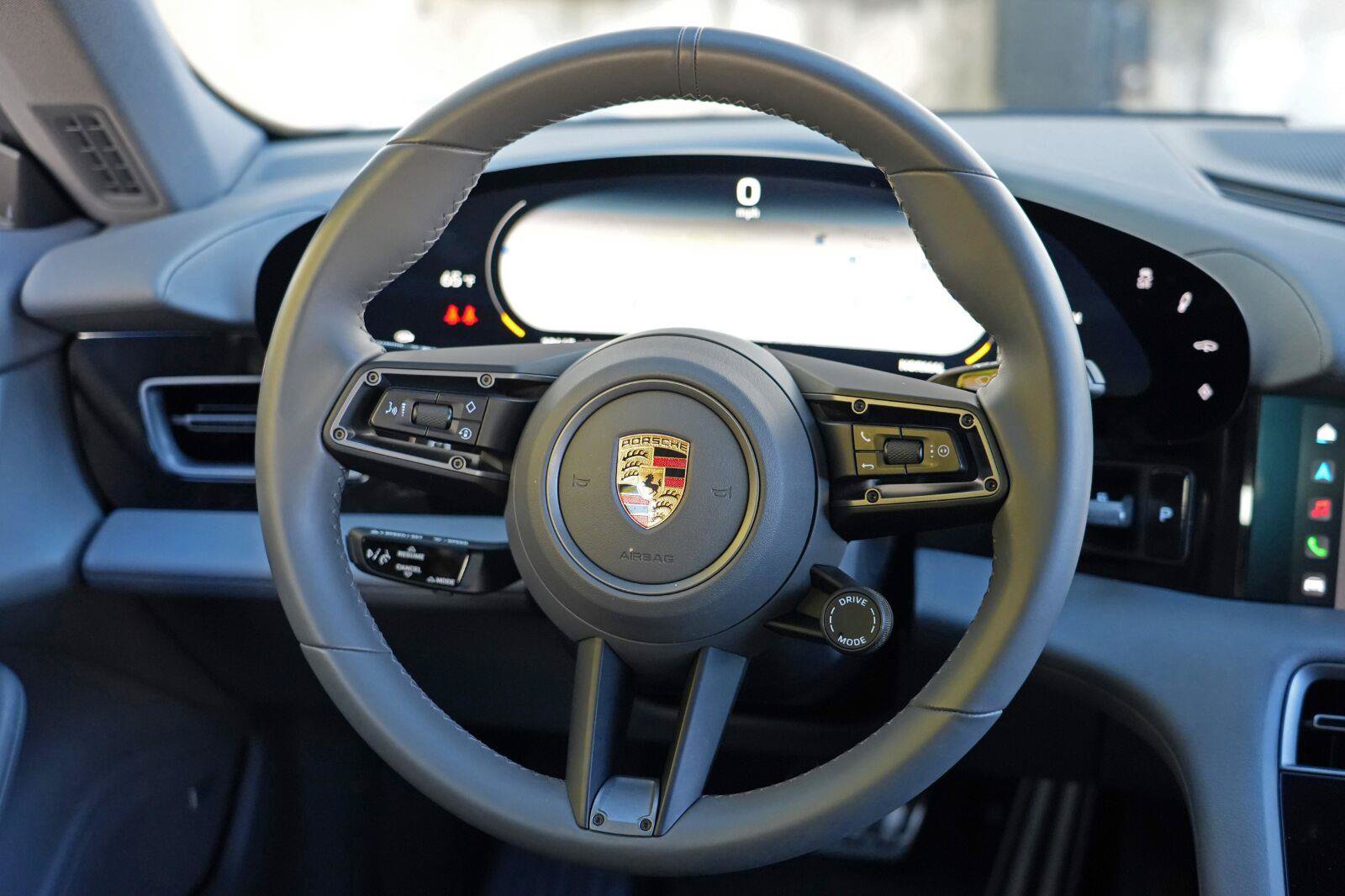 Used 2022 Porsche Taycan 4S AWD/4WD image 19