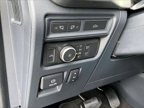 Used 2022 Ford F150 Lariat w/ Equipment Group 502A High AWD/4WD image 32