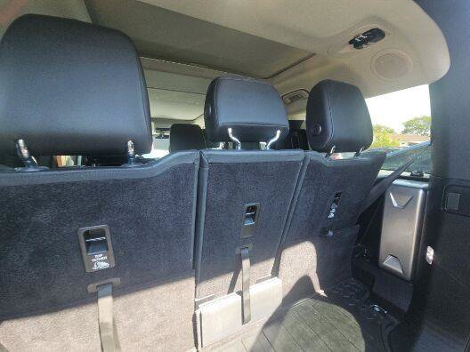 Used 2023 Land Rover Defender 130 SE AWD/4WD image 20