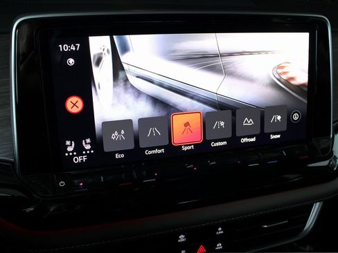 New 2025 Volkswagen Atlas SEL image 12