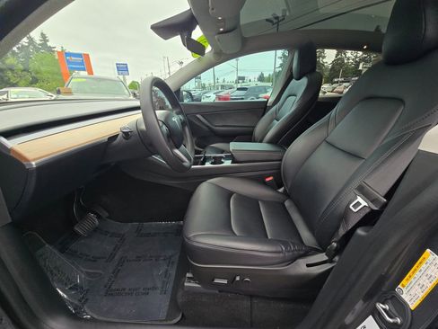 Used 2021 Tesla Model Y Long Range AWD/4WD image 21