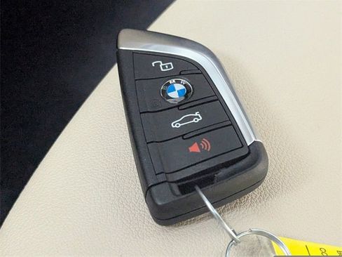 Used 2021 BMW 330i Sedan w/ Convenience Package image 24