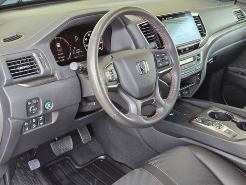 Used 2025 Honda Ridgeline TrailSport image 10