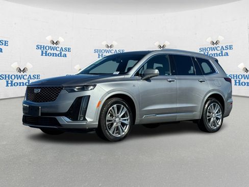 Used 2025 Cadillac XT6 Premium Luxury image 2