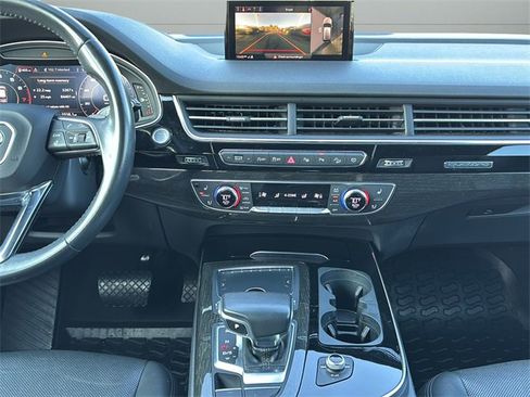 Used 2019 Audi Q7 3.0T Prestige w/ Prestige Package image 23