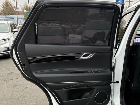 Used 2025 Genesis GV80 2.5T image 47