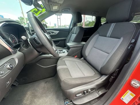 Used 2025 Chevrolet Blazer LT FWD image 19