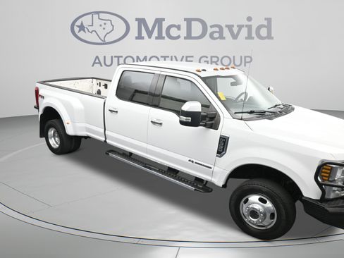 Used 2019 Ford F350 XLT w/ XLT Premium Package AWD/4WD image 32