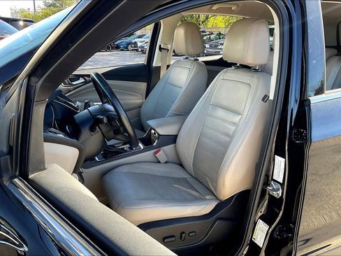 Used 2017 Ford Escape Titanium image 7