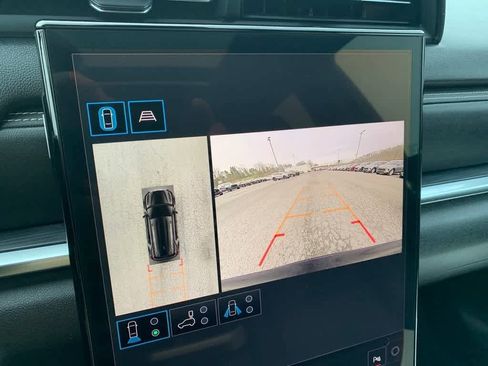 Used 2025 GMC Terrain Elevation w/ Elevation Premium Package image 30