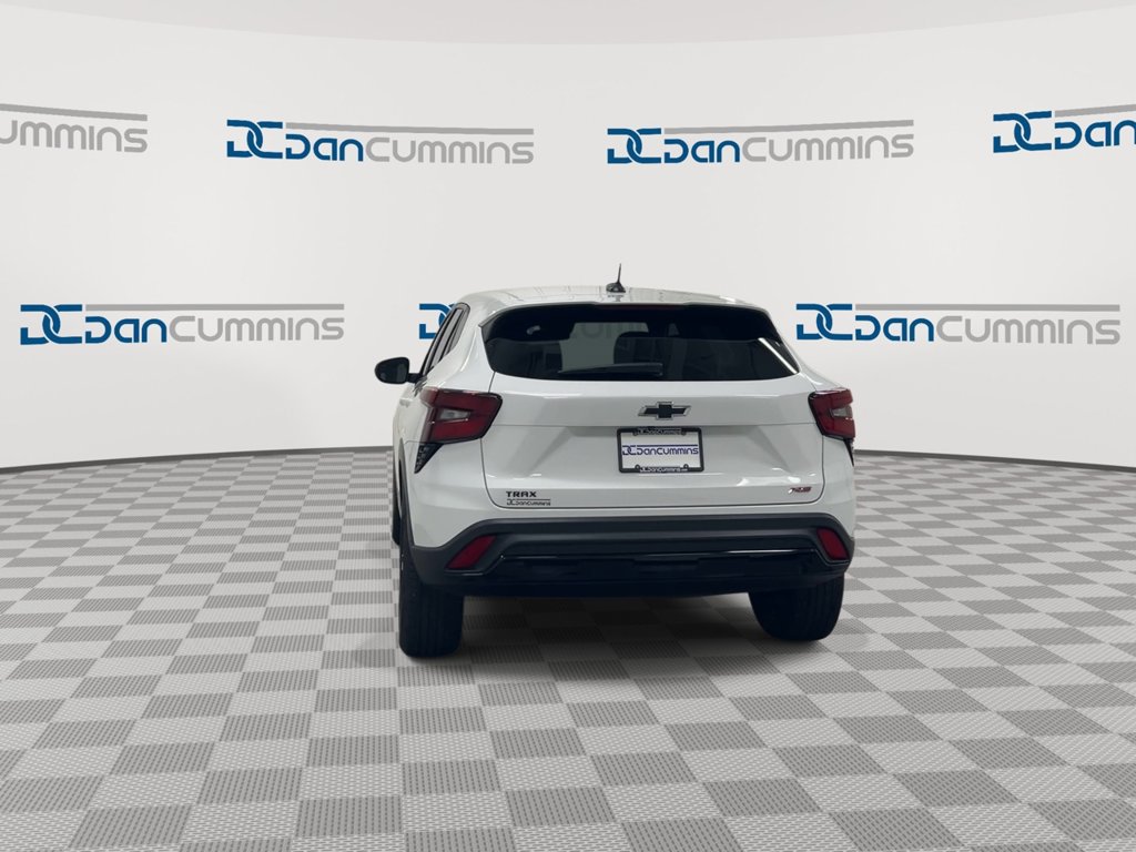 Used 2024 Chevrolet Trax RS w/ Driver Confidence Package FWD image 7