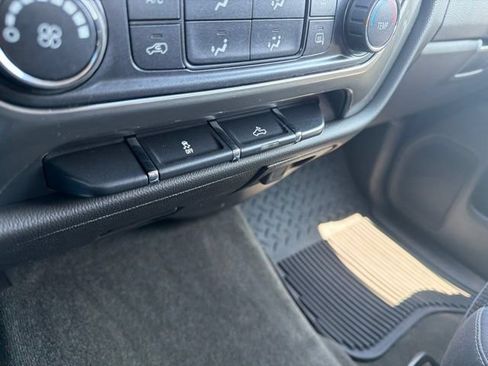 Used 2018 Chevrolet Silverado 1500 LT RWD image 19