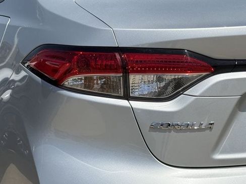 Used 2024 Toyota Corolla LE FWD image 6