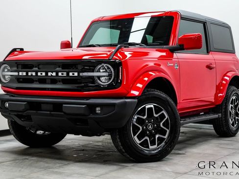 Used 2023 Ford Bronco Outer Banks AWD/4WD image 1