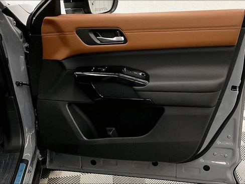 New 2026 Nissan Pathfinder Platinum image 38