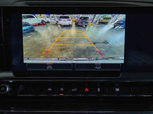 Used 2024 GMC Sierra 1500 Elevation RWD image 6