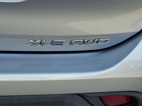 Used 2022 Toyota Highlander XLE image 37