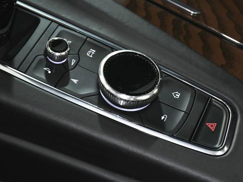 Used 2023 Cadillac Escalade ESV Sport Platinum AWD/4WD image 39