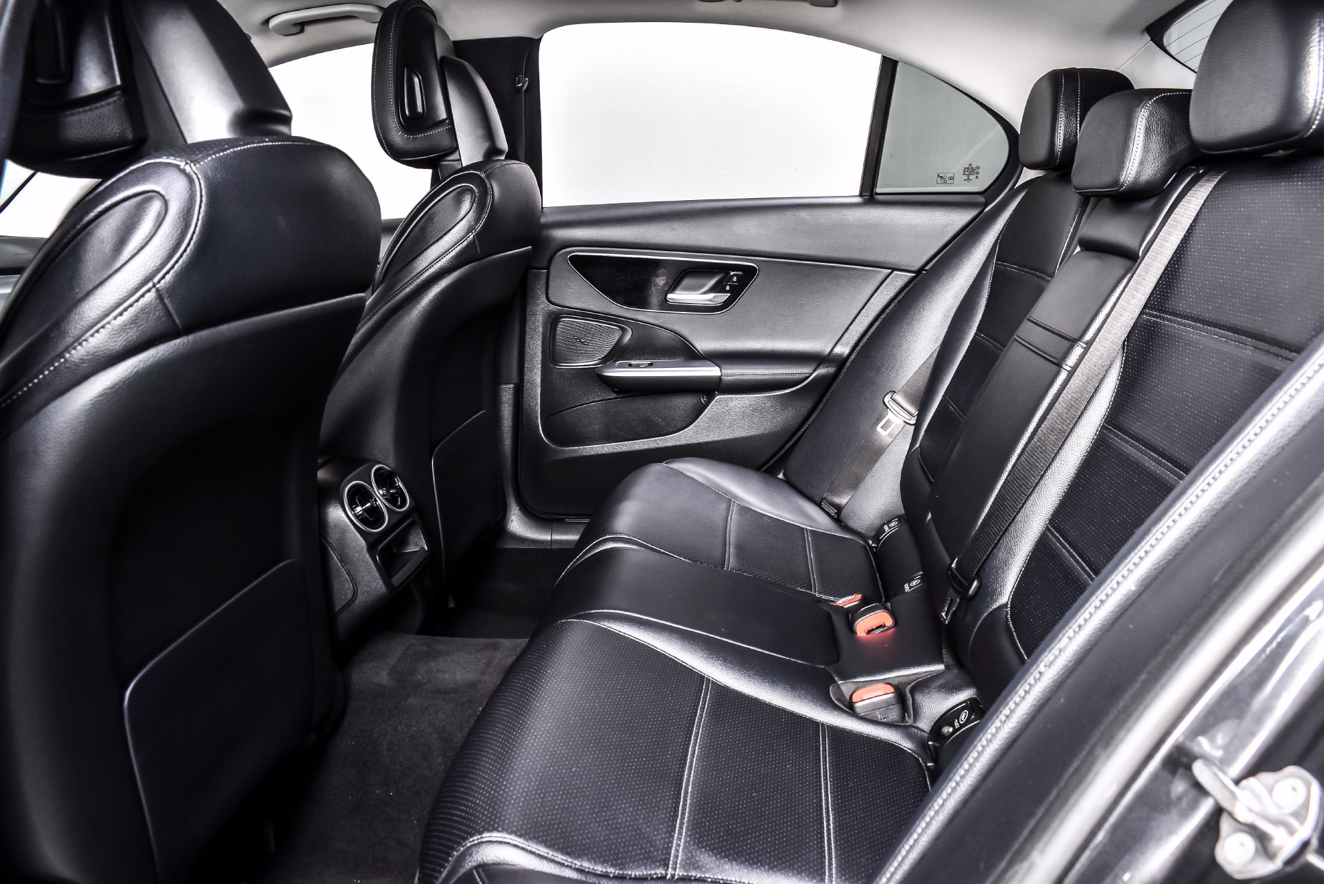Used 2022 Mercedes-Benz C 300 Sedan image 19