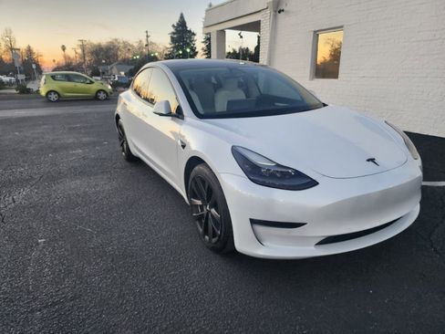 Used 2022 Tesla Model 3 Long Range image 7