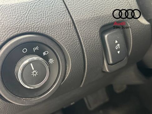 Used 2016 Ford Taurus SEL FWD image 29