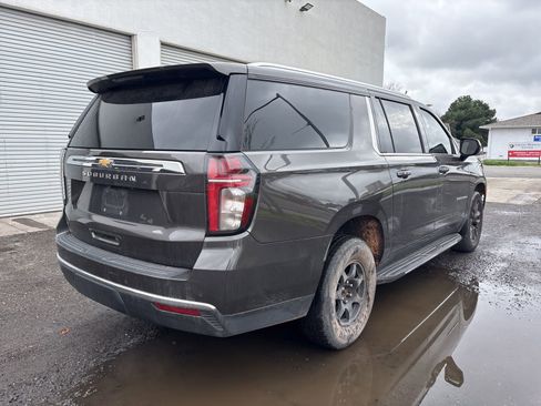 Used 2021 Chevrolet Suburban LS w/ Driver Alert Package image 4