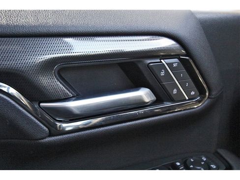 Used 2025 GMC Sierra 2500 AT4 w/ AT4 Premium Plus Package image 18